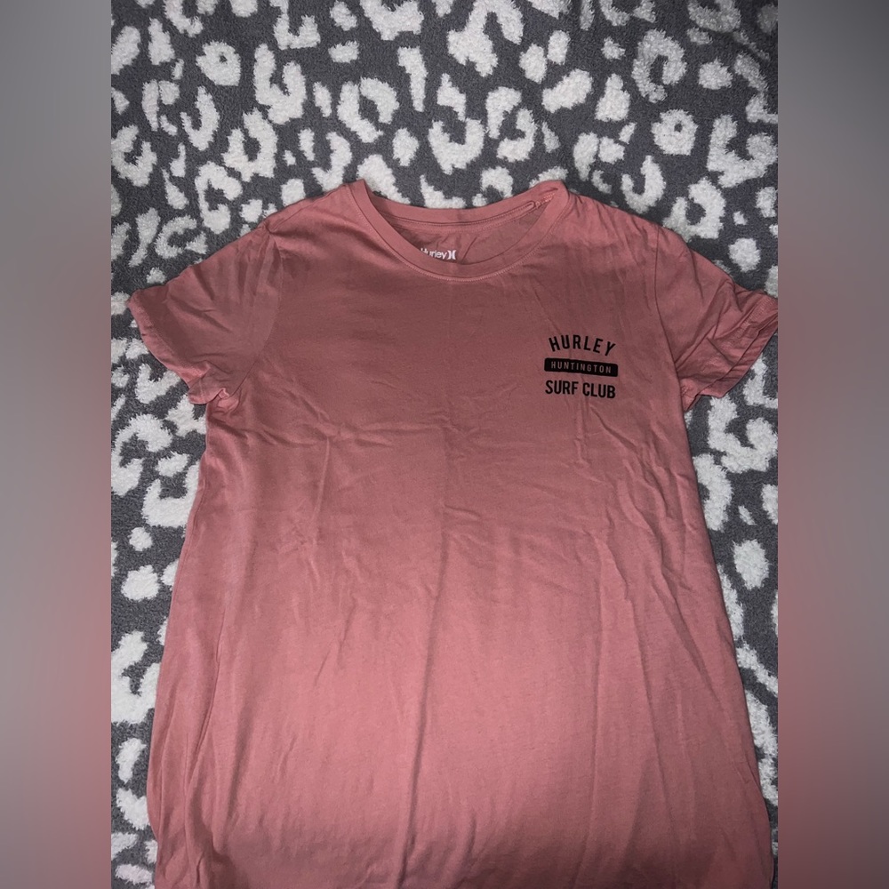 pink Hurley t-shirt